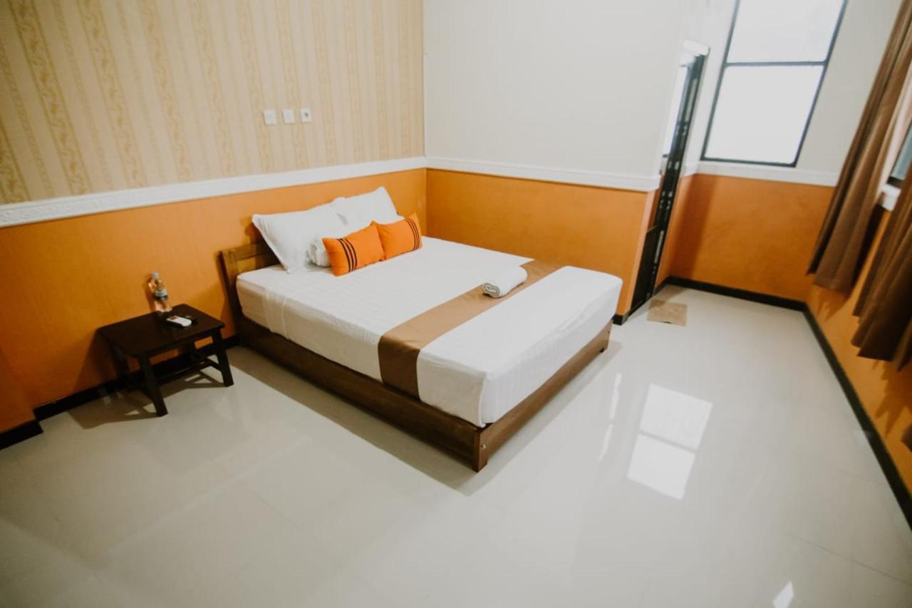 Grand Valonia Hotel Jember Luaran gambar
