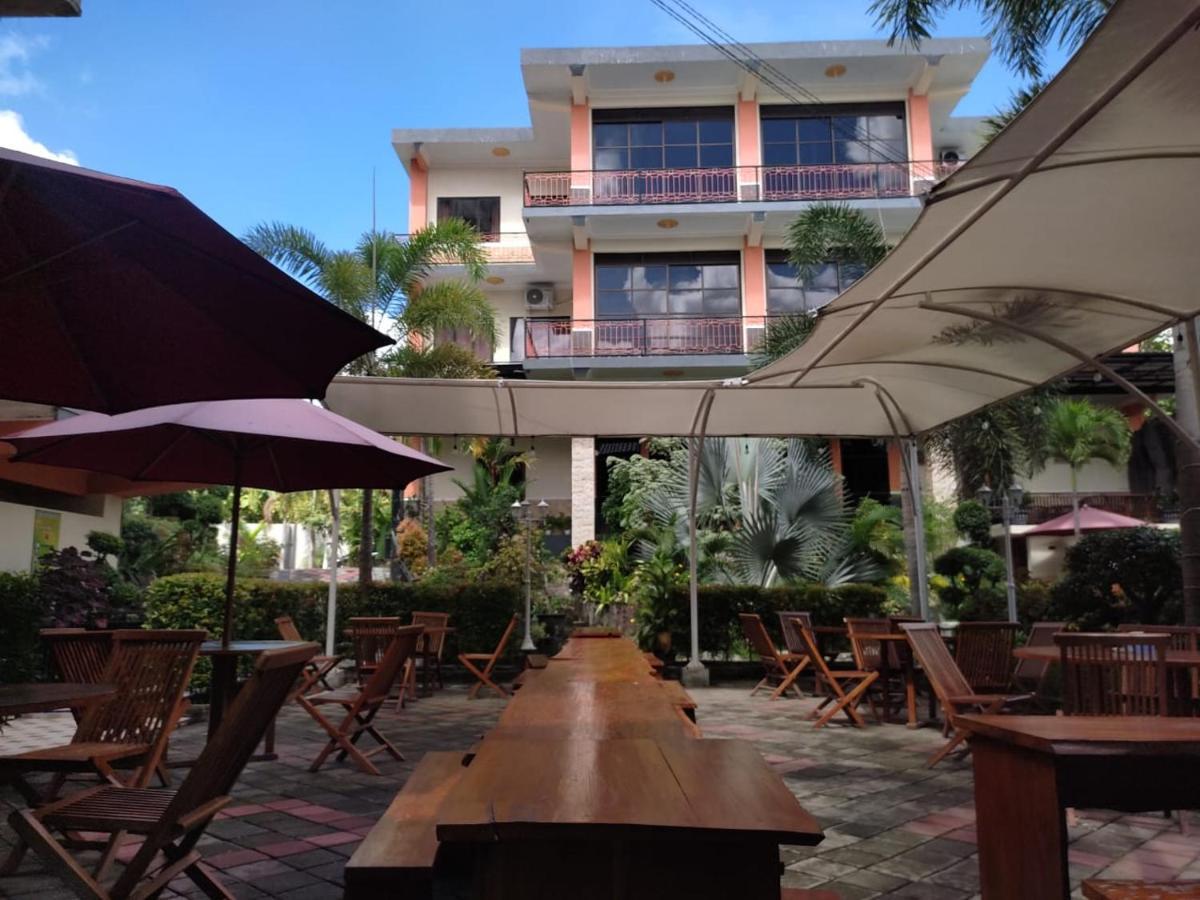 Grand Valonia Hotel Jember Luaran gambar