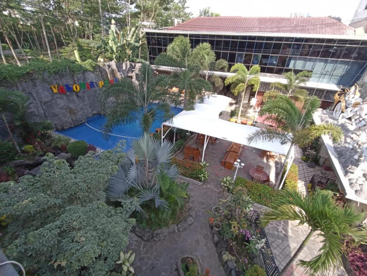 Grand Valonia Hotel Jember Luaran gambar