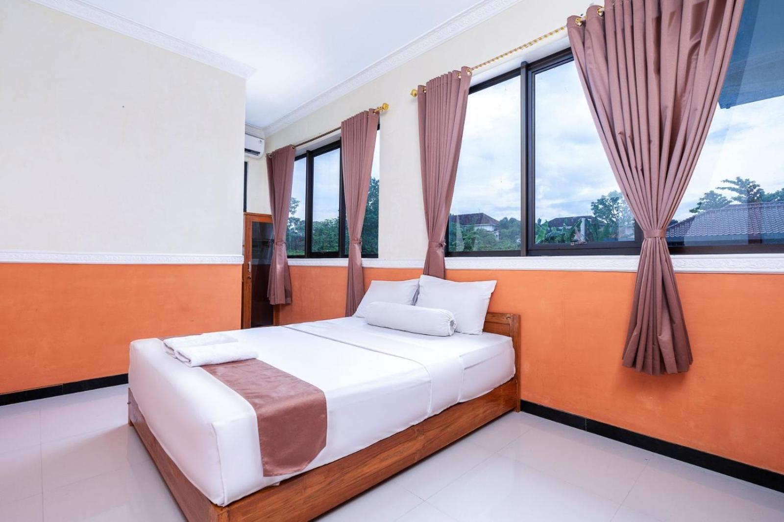 Grand Valonia Hotel Jember Luaran gambar