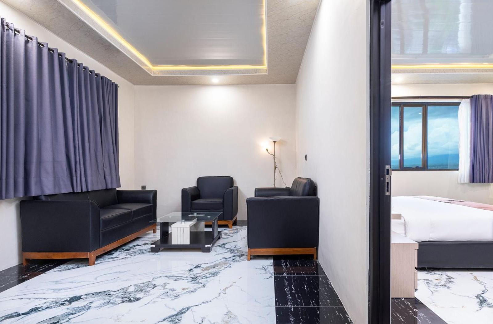 Grand Valonia Hotel Jember Luaran gambar