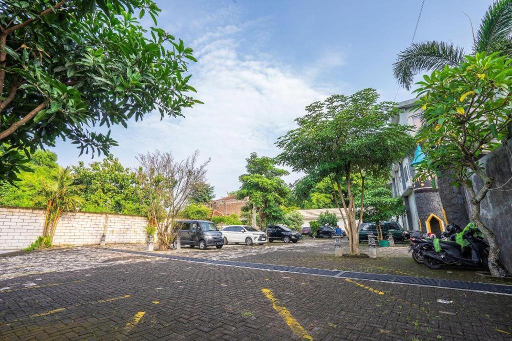 Grand Valonia Hotel Jember Luaran gambar